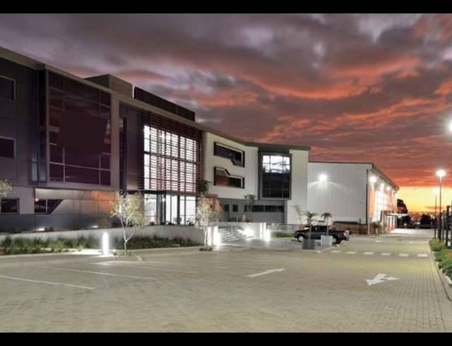 89,999M² WAREHOUSE TO LET IN PARKHAVEN